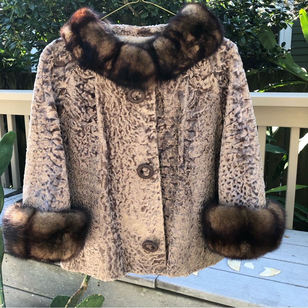 Elegant Brown Fur-Trimmed Women's Coat - Picture 13 of 14